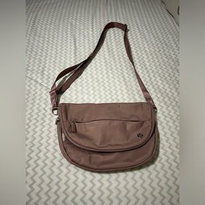 Lululemon all night festival bag 5L twilight rose